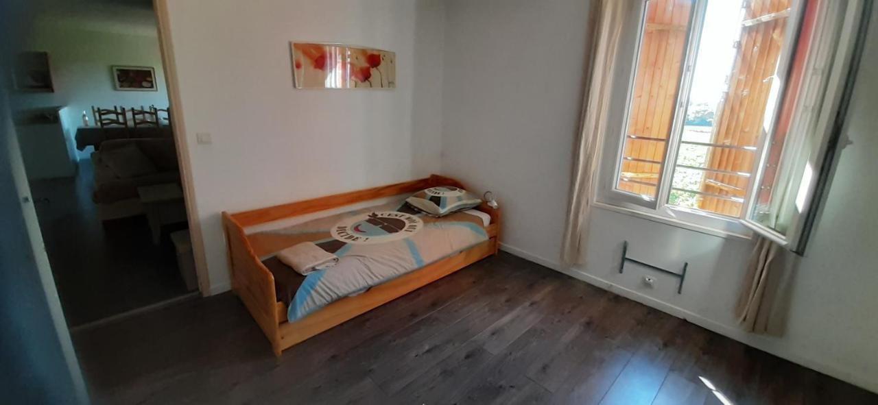 Le Gite Des Cinq Cepages Fréjus Eksteriør billede